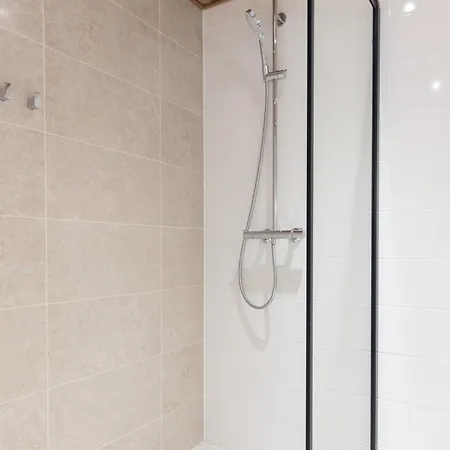 C33 Two Bedroom Iii Floor *
