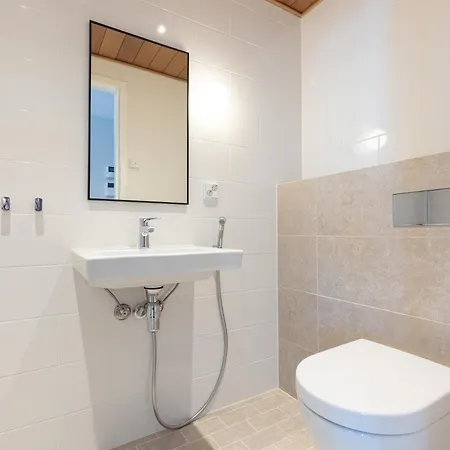 C33 Two Bedroom Iii Floor